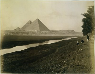 Pyramiden, ca. 1878 von English Photographer
